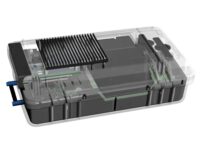 3D-Rendering eines kompakten elektronischen Messsystems mit Leiterplatten, Kühlkörper und Antennenanschlüssen im transparenten Gehäuse