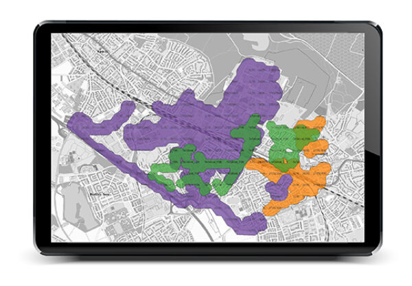 Ausschnitt einer Layerdarstellung von Mobilfunkzellen und verfügbaren WLAN Hotspots in einer Karte.