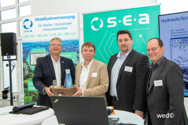 (v.l.n.r.:) TROWISTA-Geschäftsführer Wolf-Dieter Grönwoldt, Dr. Gerd Schmitz, Geschäftsführender Gesellschafter S.E.A. Datentechnik GmbH, Bürgermeister Alexander Biber und Christian Seigerschmidt, Vorstandsvorsitzender des Unternehmer-Clubs pro Troisdorf.